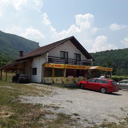 Prenociste Vitas Bed and Breakfast Miljevina Exterior foto