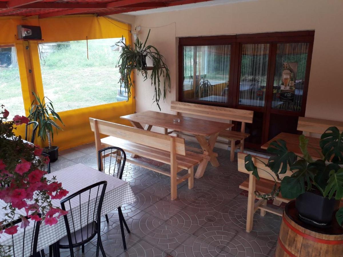 Prenociste Vitas Bed and Breakfast Miljevina Exterior foto
