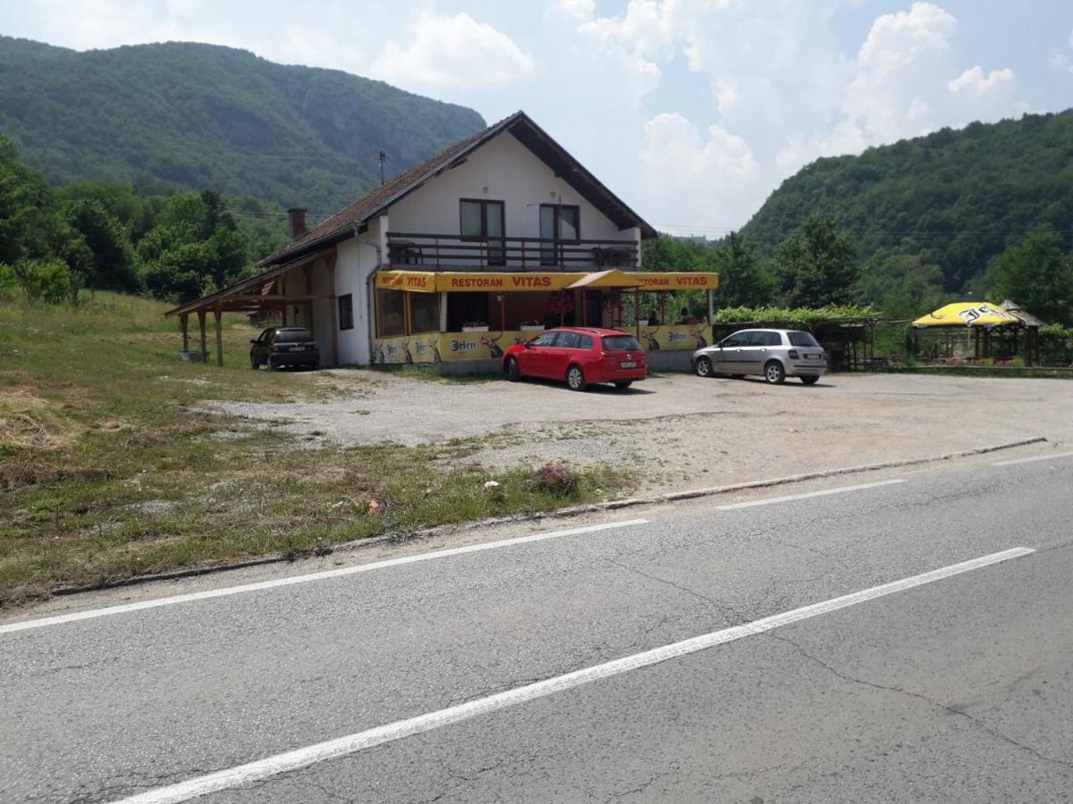 Prenociste Vitas Bed and Breakfast Miljevina Exterior foto