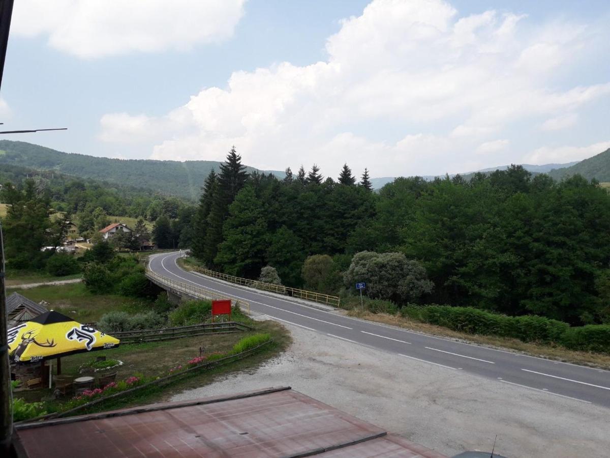 Prenociste Vitas Bed and Breakfast Miljevina Exterior foto