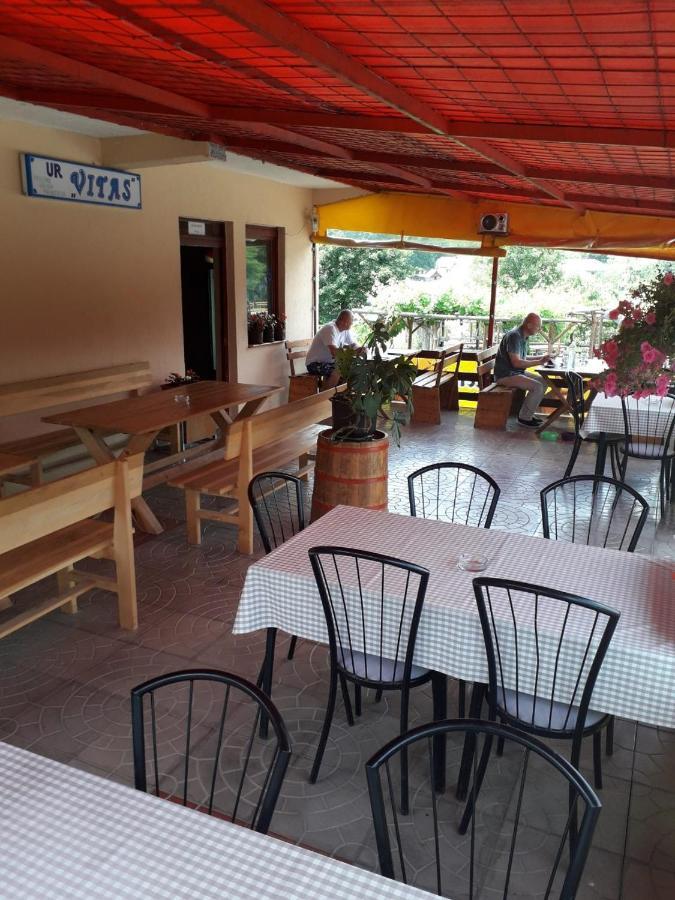 Prenociste Vitas Bed and Breakfast Miljevina Exterior foto