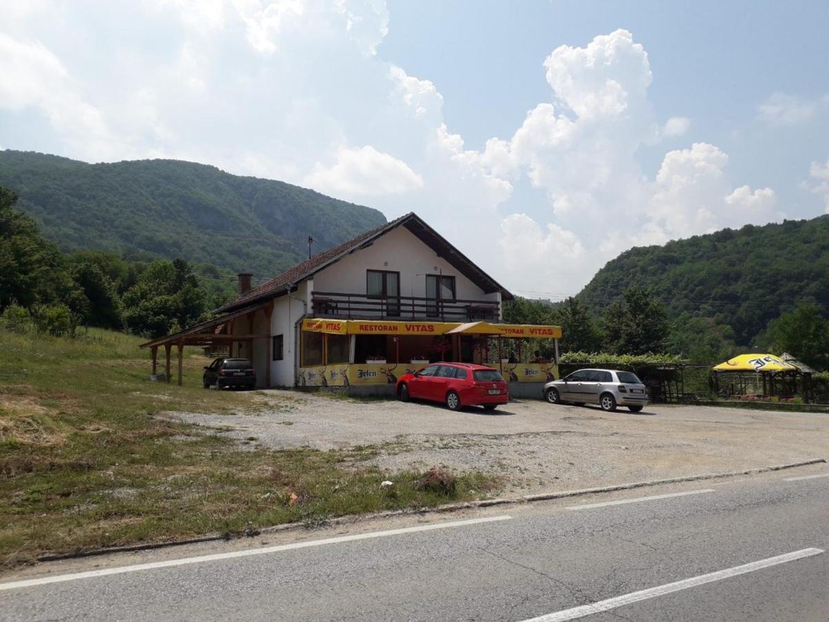 Prenociste Vitas Bed and Breakfast Miljevina Exterior foto
