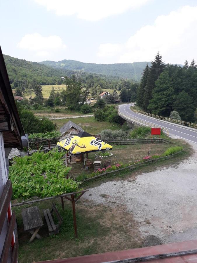 Prenociste Vitas Bed and Breakfast Miljevina Exterior foto