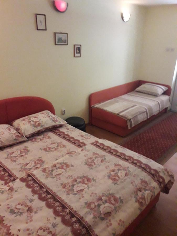 Prenociste Vitas Bed and Breakfast Miljevina Exterior foto