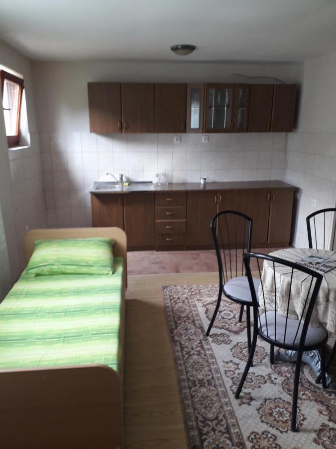 Prenociste Vitas Bed and Breakfast Miljevina Exterior foto