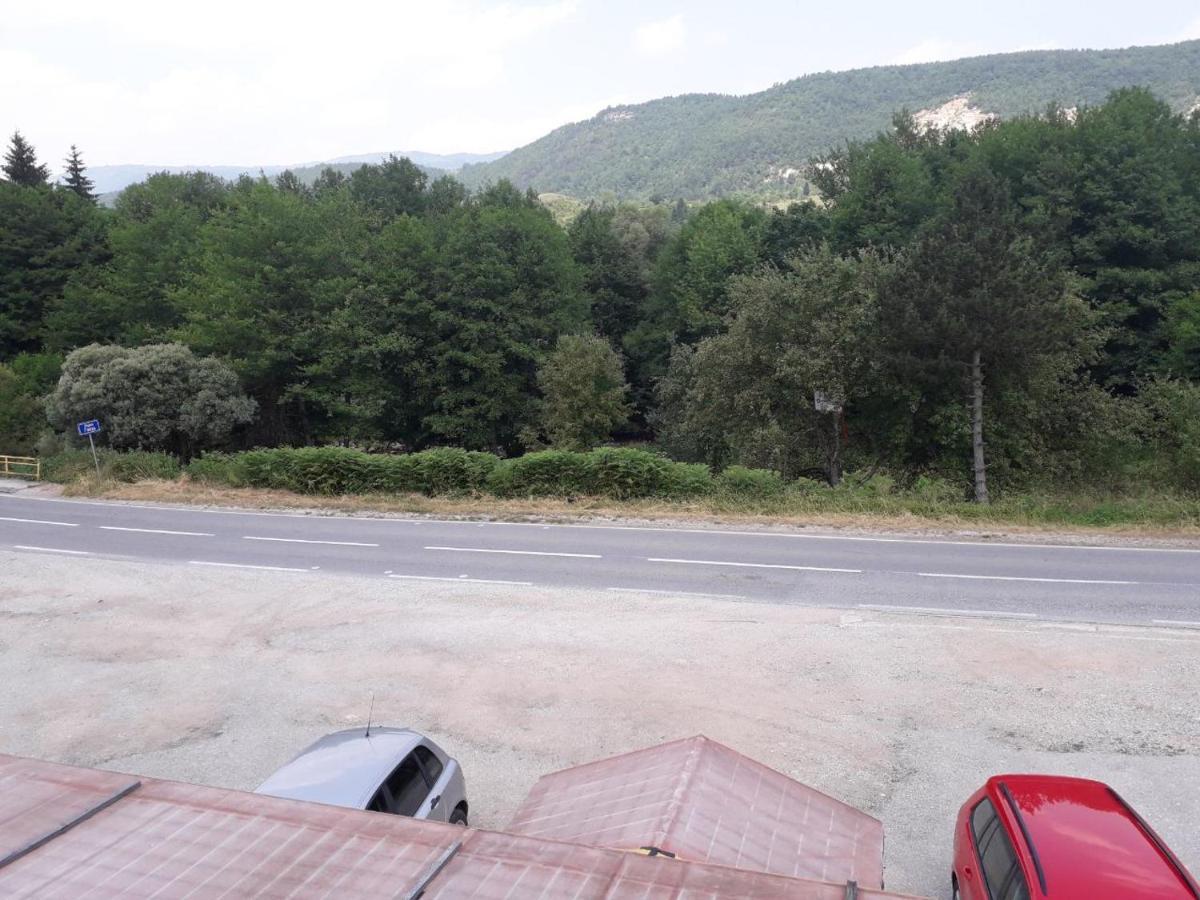 Prenociste Vitas Bed and Breakfast Miljevina Exterior foto